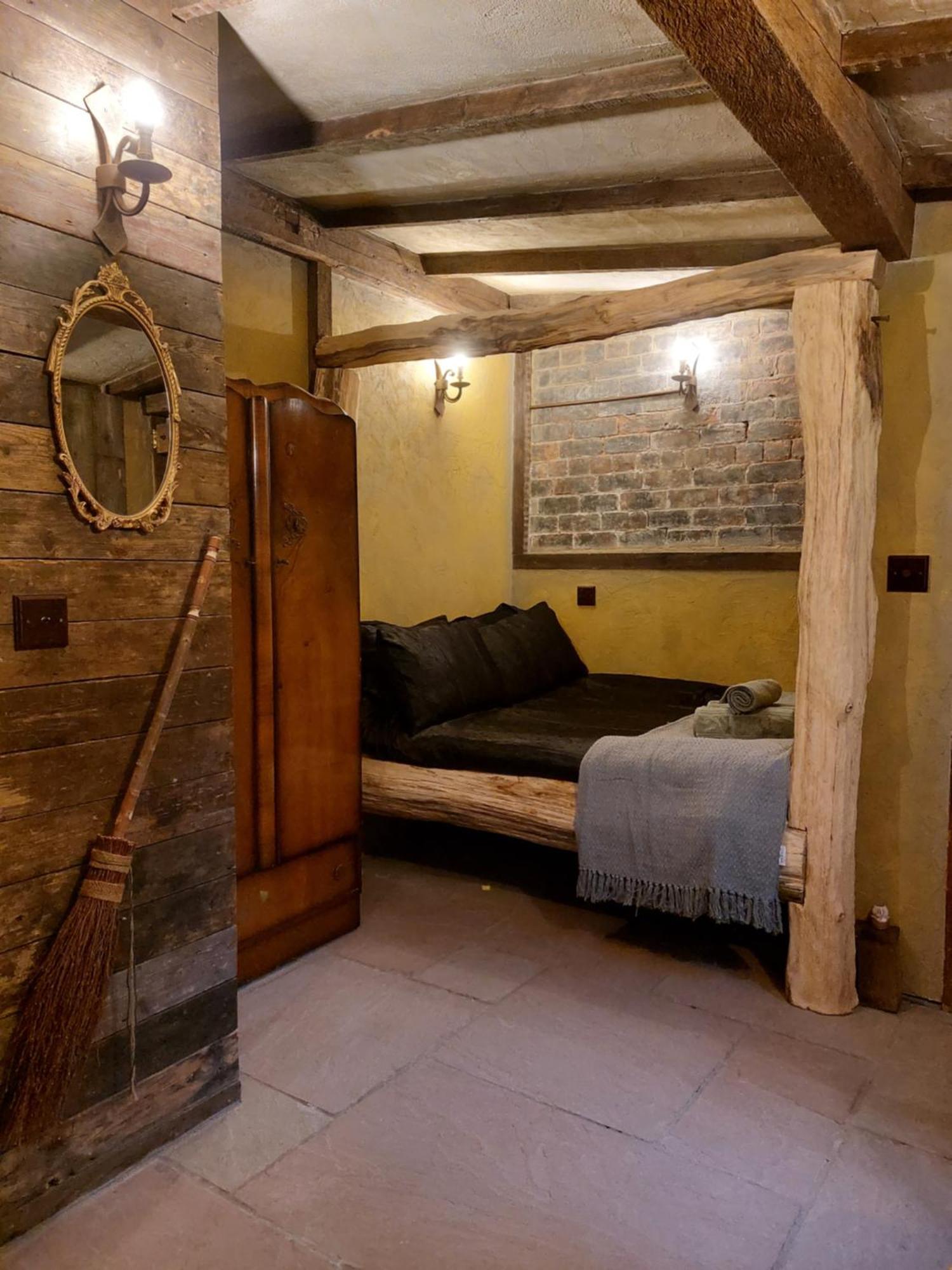 A Little Bit Of Magic - Witchcraft Hotel ยอร์ค ภายนอก รูปภาพ